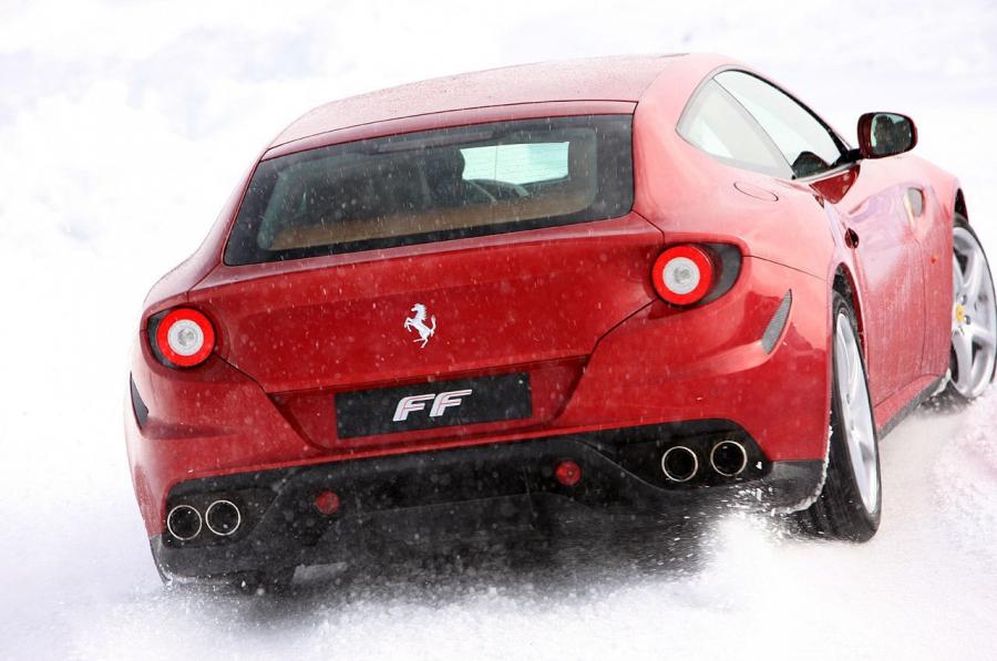  Ferrari FF 2011 года  (фото 157 из 195)